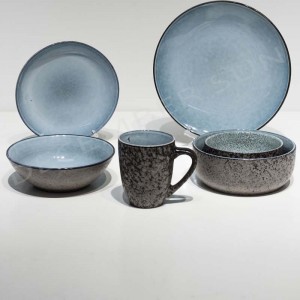 Set de veselă din ceramică