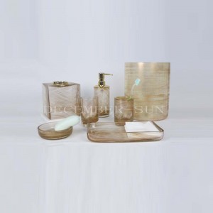 Set de accesorii pentru baie din sticlă cu pompă metalică